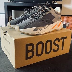 Yeezy Boost 700 Magnet Size 12